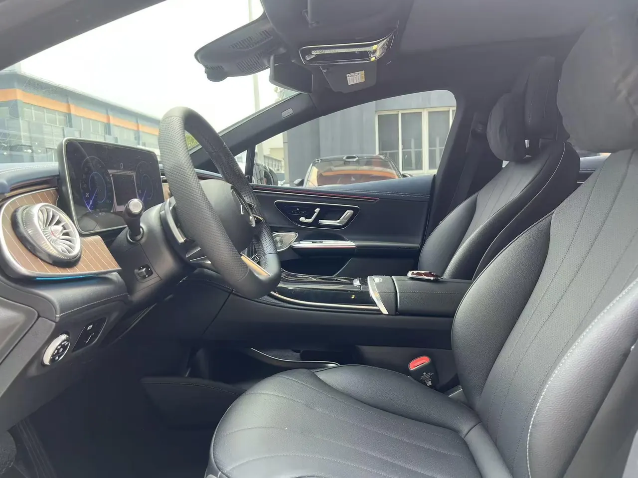 Mercedes Benz 2025 EQE 500 4MATIC EQE 500 4MATIC Pioneer Edition Automatic Gear 6