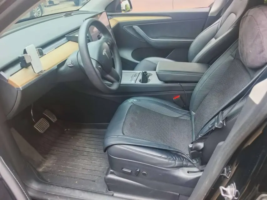 Tesla 2022 Model Y rear-wheel drive version (facelift) automatic gear 4