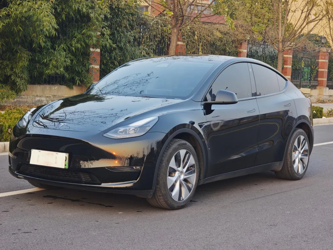 Tesla 2022 Model Y rear-wheel drive version (facelift) automatic gear - View 1