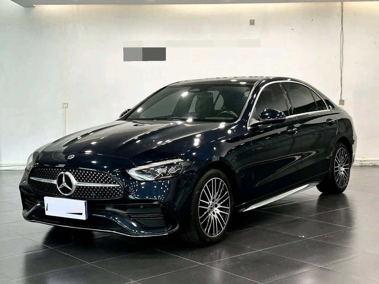 Открыть галерею: Mercedes Benz Class C 2022 C 260 L 48V 1.5T (modified) automatic gear