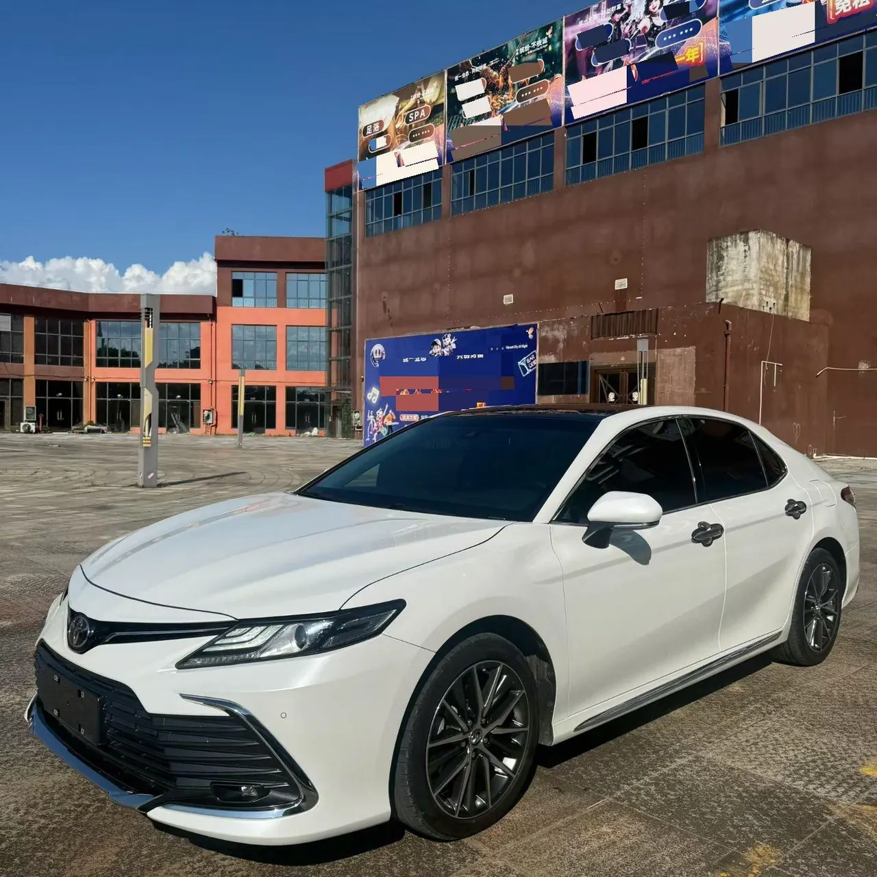 Open image lightbox: Toyota 2021 Camry 2.5G Deluxe Edition Automatic Gear
