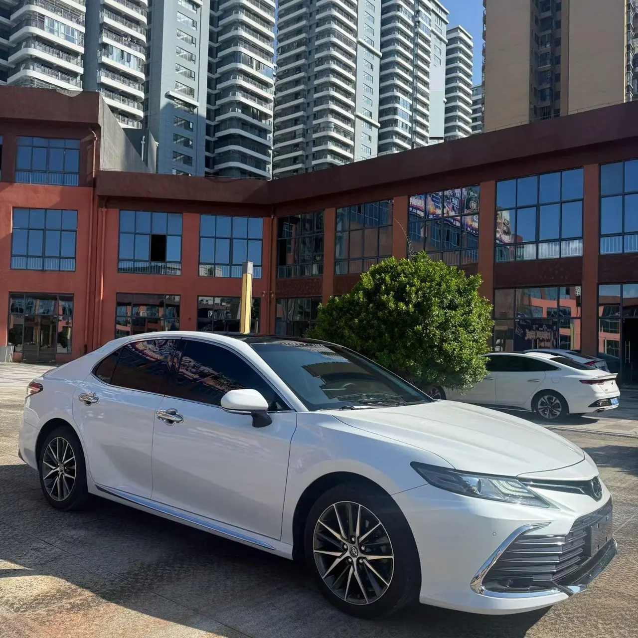 Toyota 2021 Camry 2.5G Deluxe Edition Automatic Gear 3
