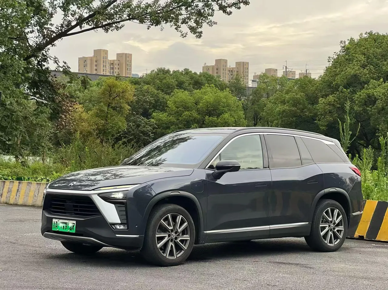 Open image lightbox: NIO 2020 ES8 Benchmark 580KM 6-seat automatic gear