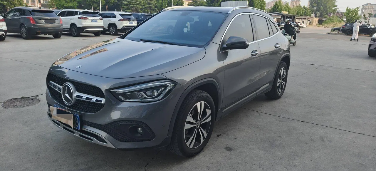 Open image lightbox: Mercedes Benz 2020 GLA 200 1.3T automatic gear