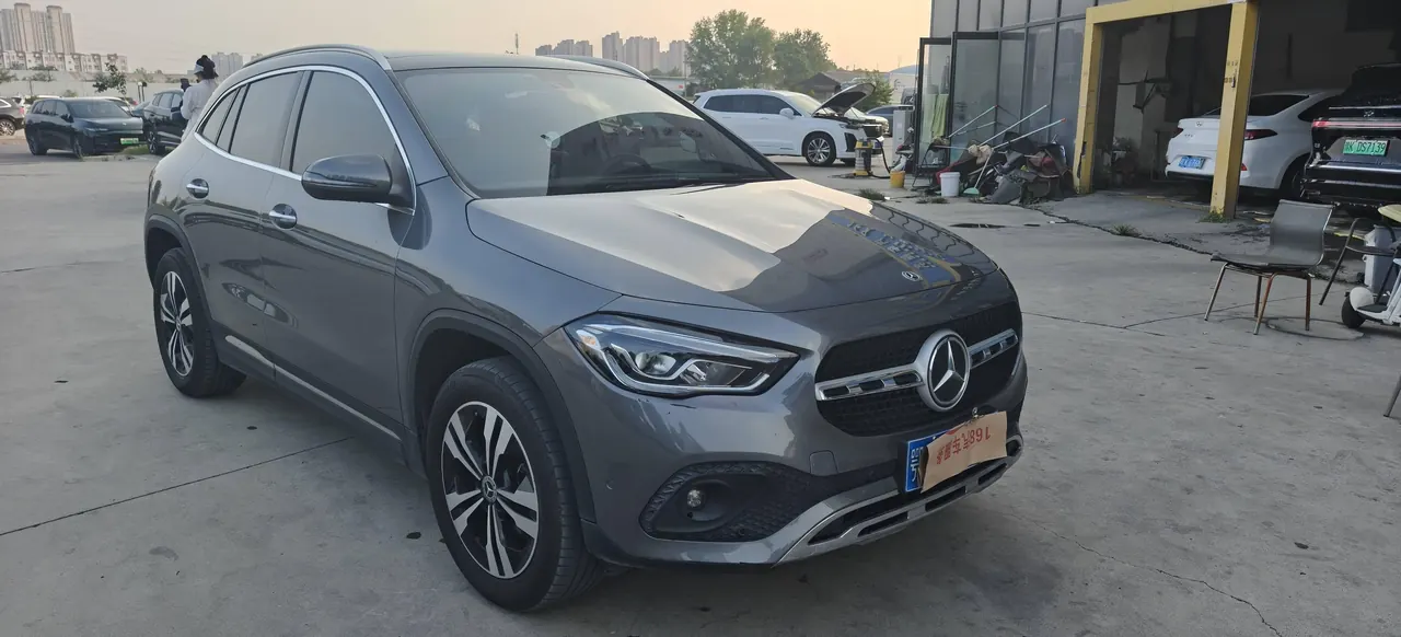 Mercedes Benz 2020 GLA 200 1.3T automatic gear 2