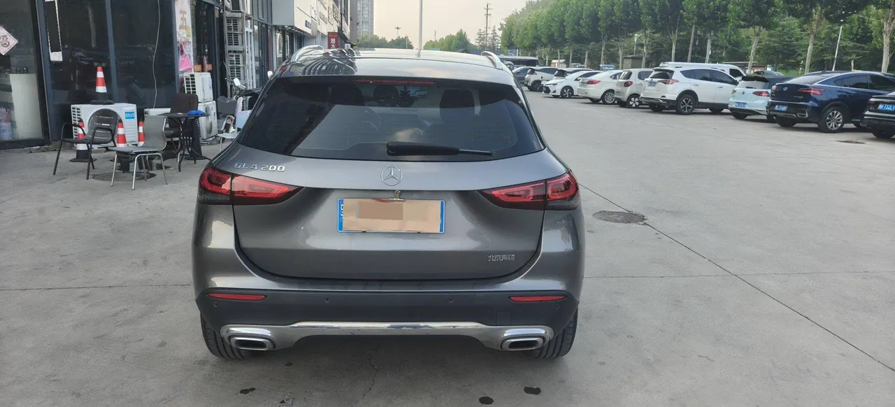 Mercedes Benz 2020 GLA 200 1.3T automatic gear 8