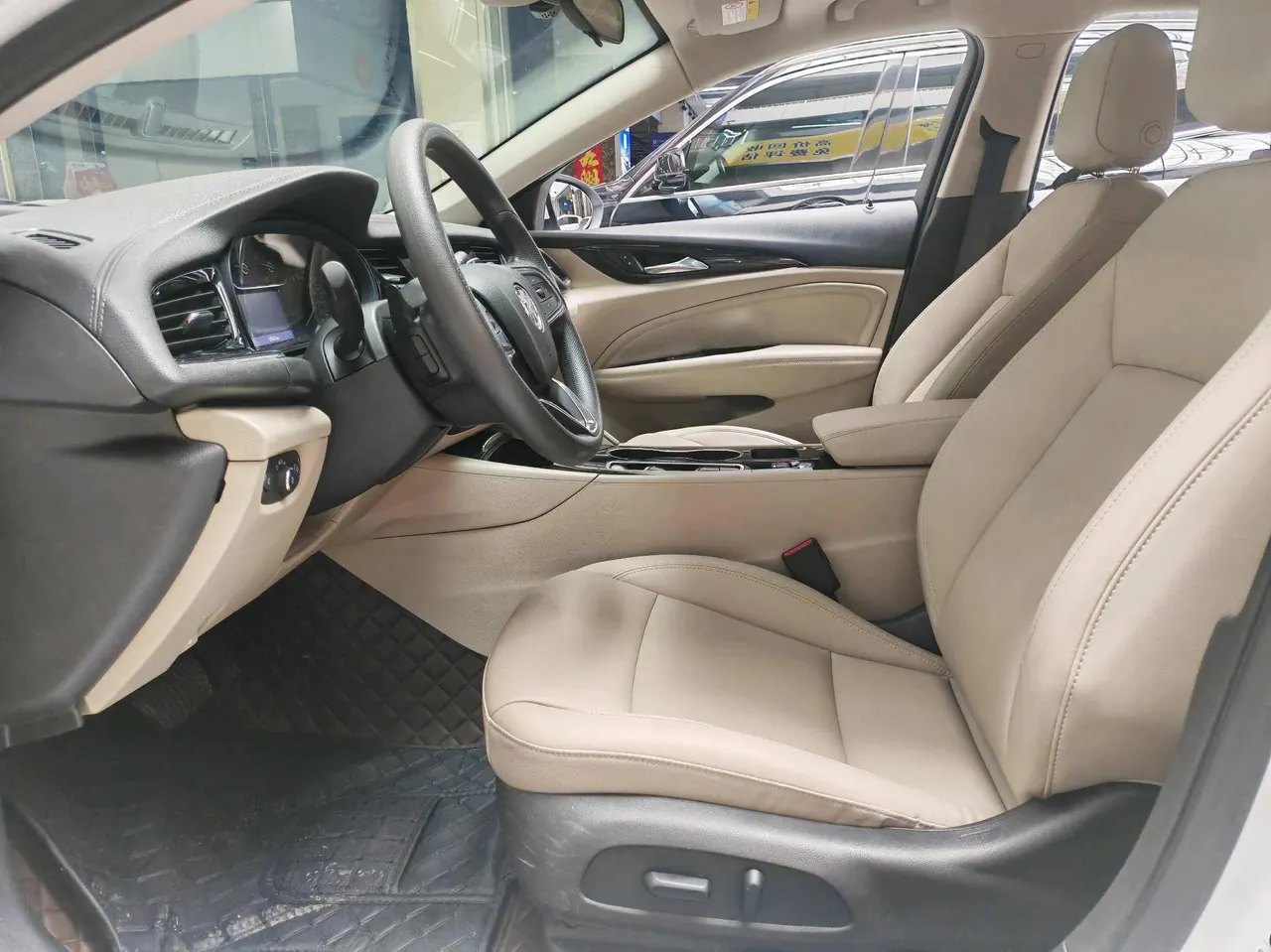 Buick 2021 Regal 1.5T 552T Elite Automatic Gear 3