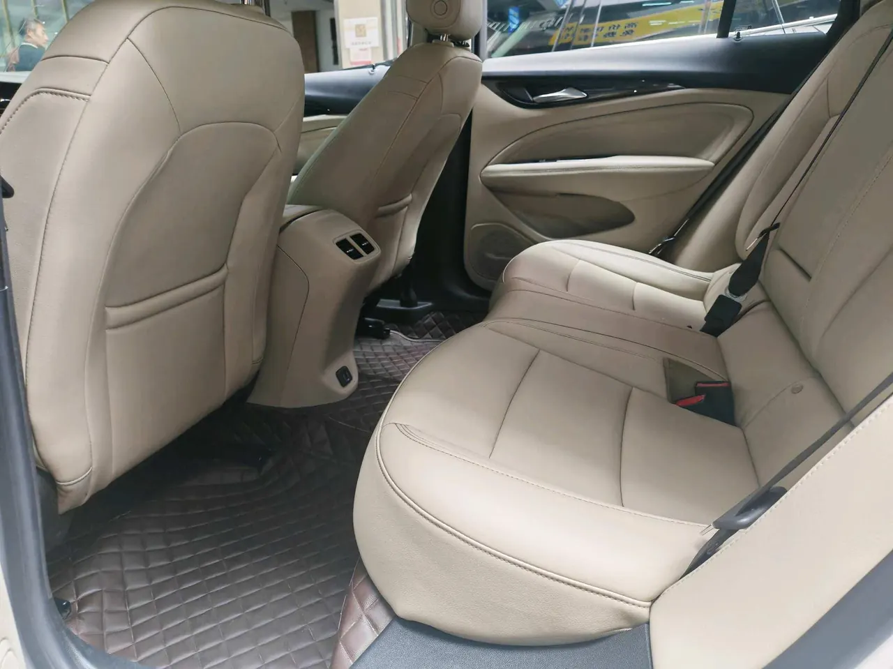 Buick 2021 Regal 1.5T 552T Elite Automatic Gear 4