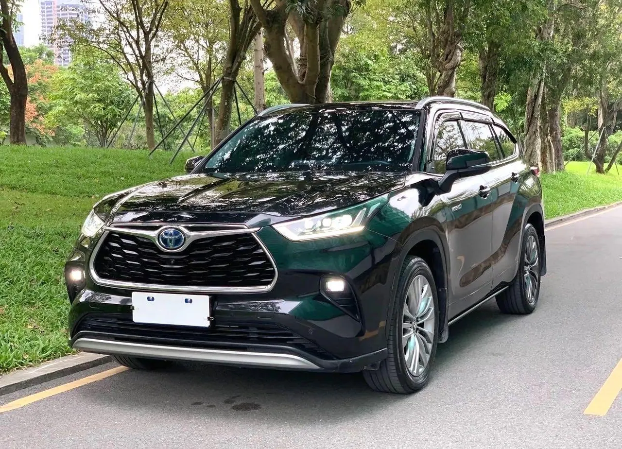 Open image lightbox: Toyota 2022 Highlander Dual Engine 2.5 Stepless Four-wheel Drive Extreme Edition 7-seat Automatic Gear