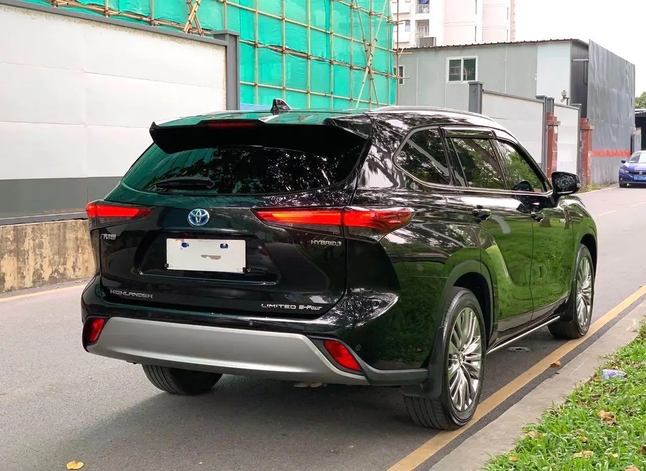 Toyota 2022 Highlander Dual Engine 2.5 Stepless Four-wheel Drive Extreme Edition 7-seat Automatic Gear 2