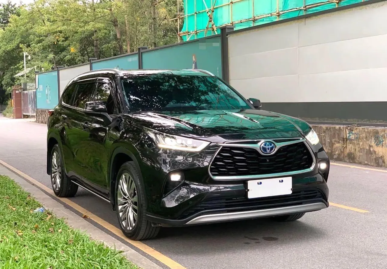 Toyota 2022 Highlander Dual Engine 2.5 Stepless Four-wheel Drive Extreme Edition 7-seat Automatic Gear 3
