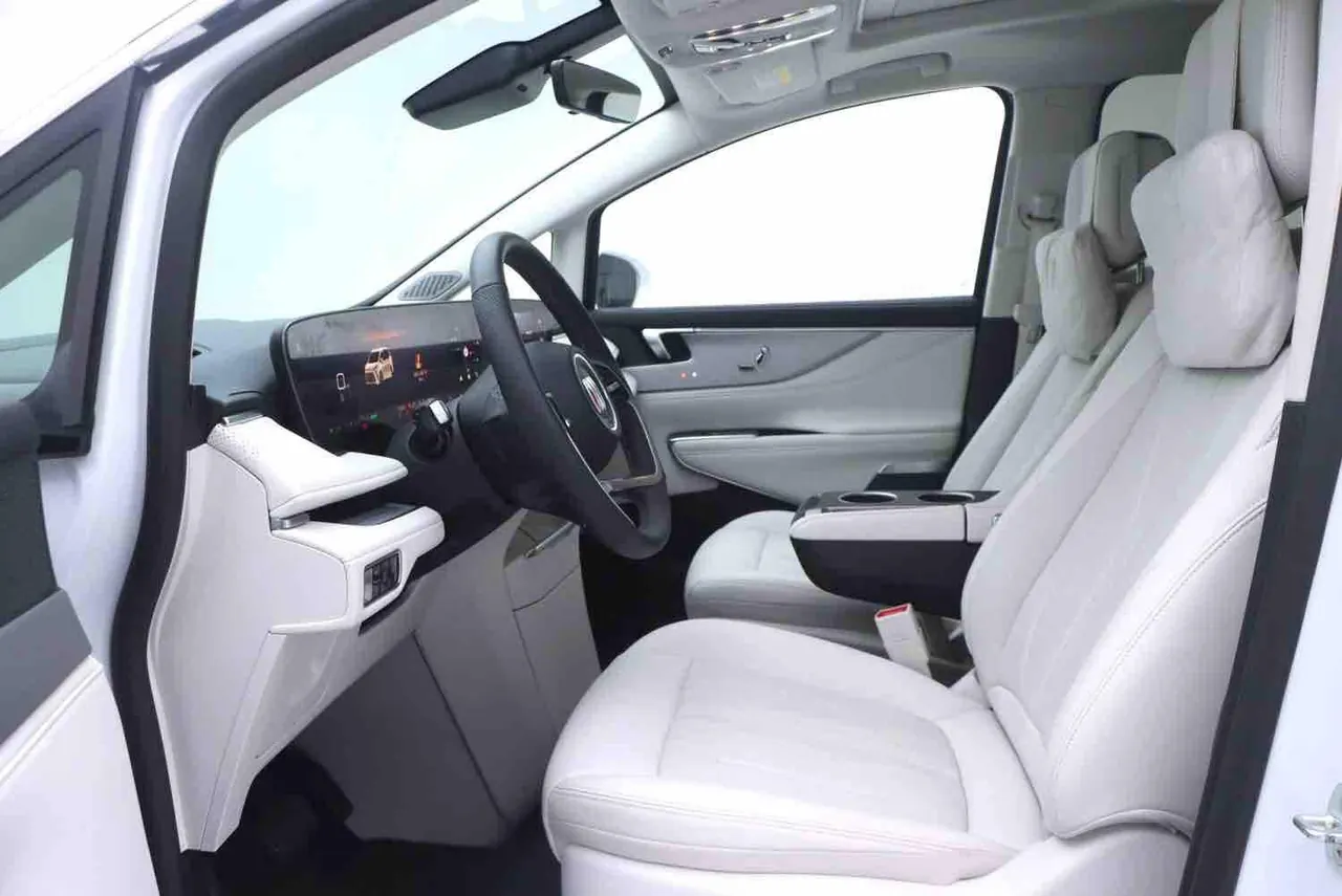 Buick 2024 GL8 Lu Zun PHEV 1.5T Exclusive Edition 7-seat Automatic Gear 4