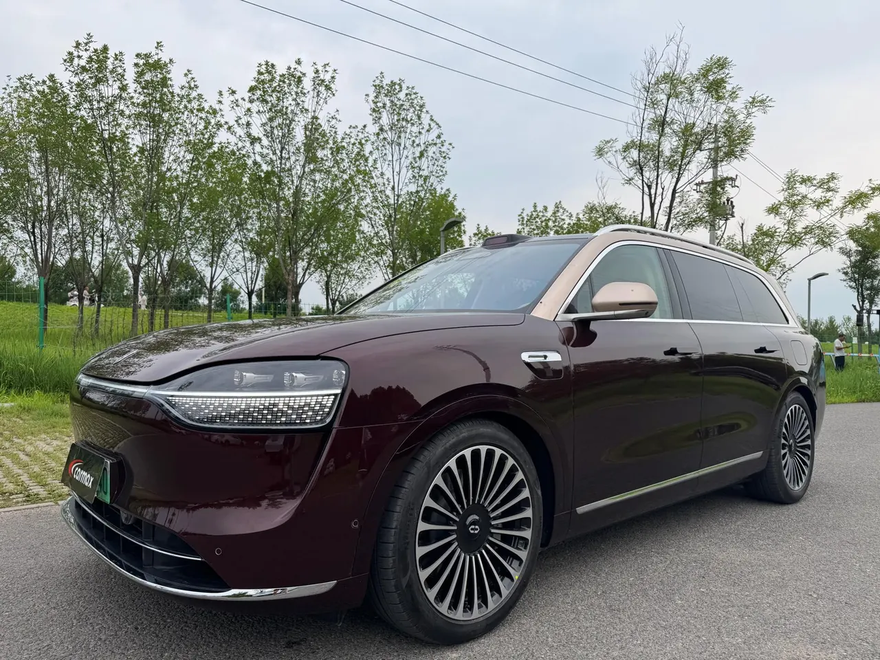 AITO 2025 AITO M9 extended range Max version 52kWh6 seat version automatic gear - View 1