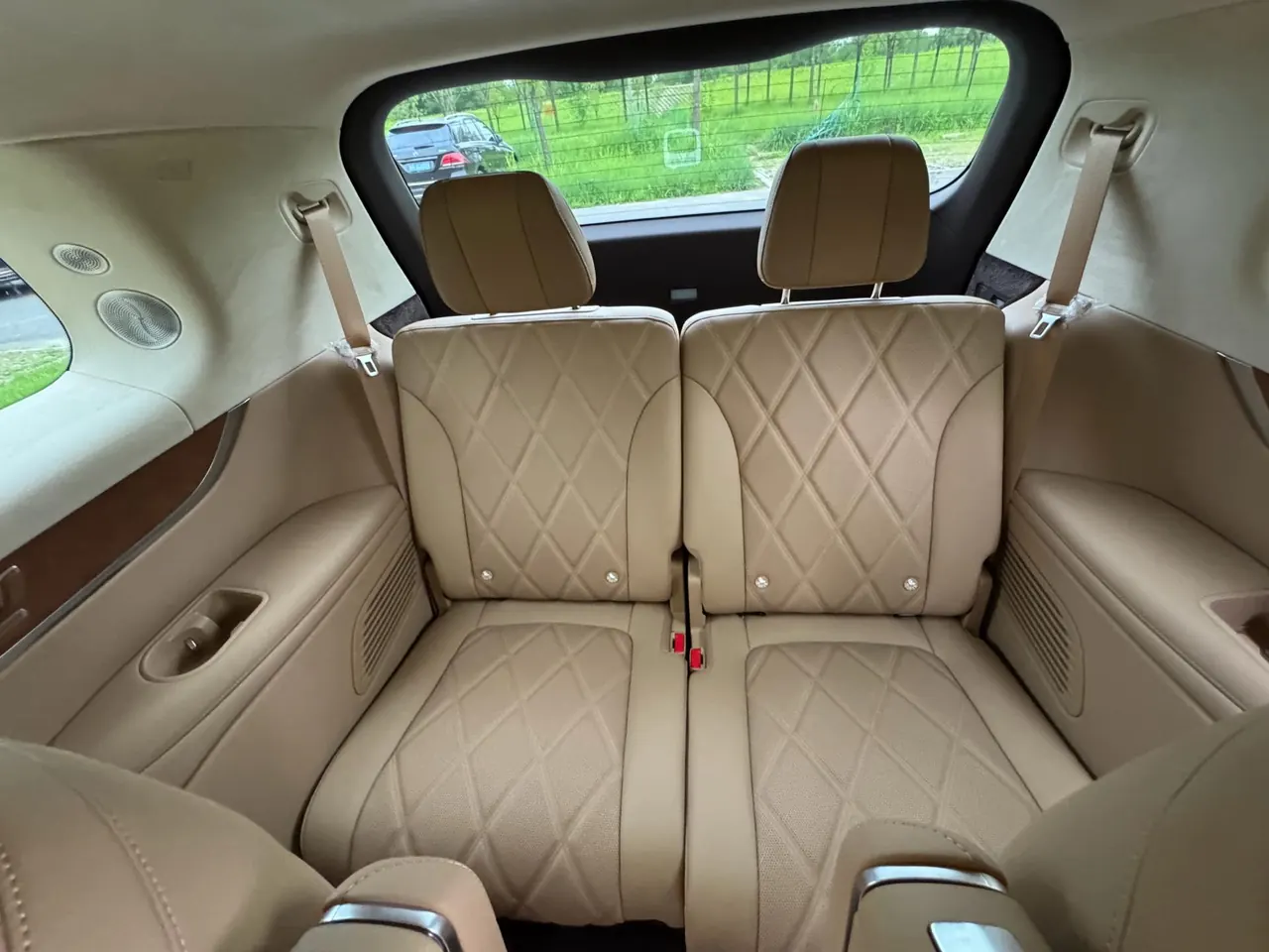 AITO 2025 AITO M9 extended range Max version 52kWh6 seat version automatic gear 6