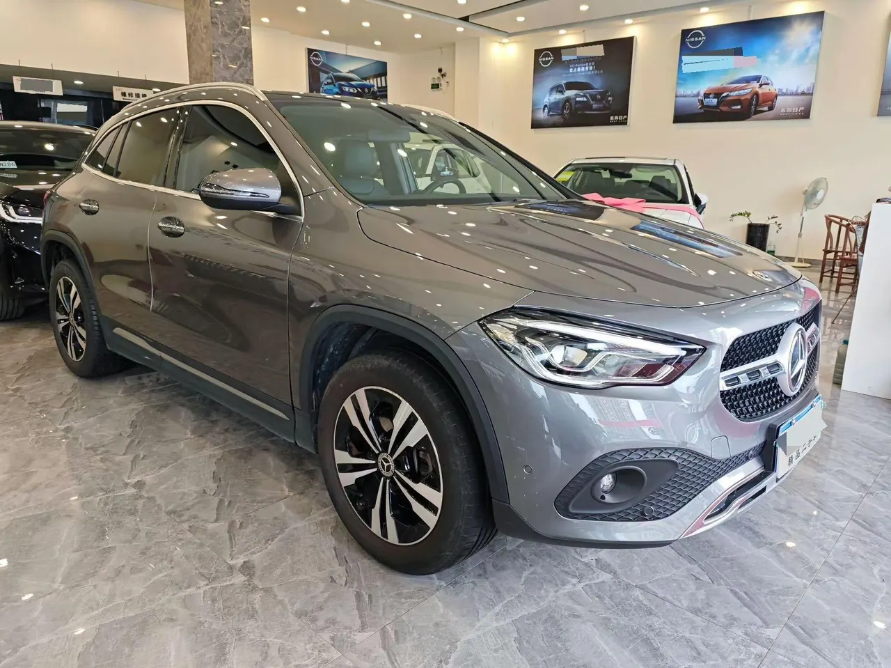 Mercedes Benz 2022 GLA 220 2.0T automatic gear 2