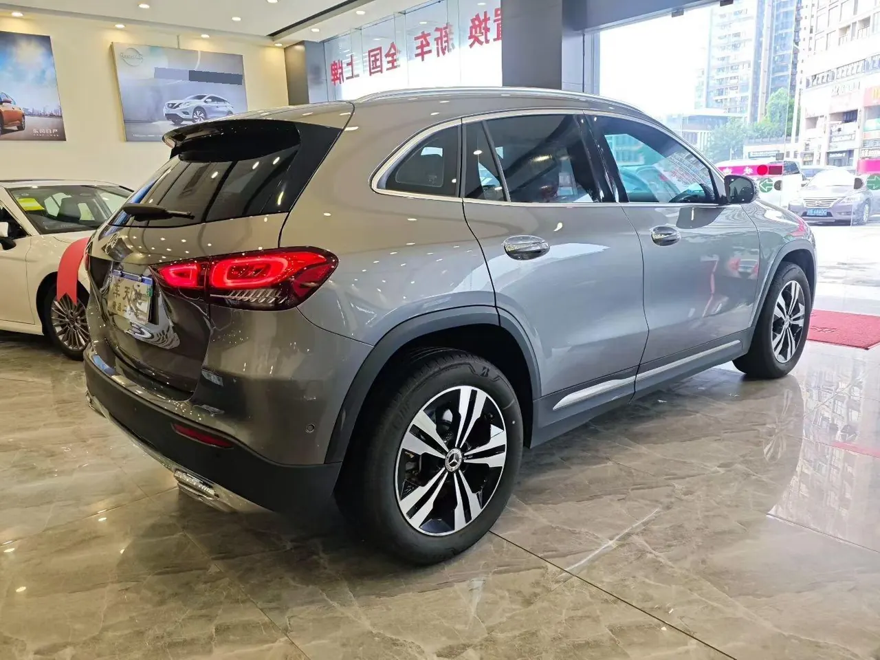 Mercedes Benz 2022 GLA 220 2.0T automatic gear 3