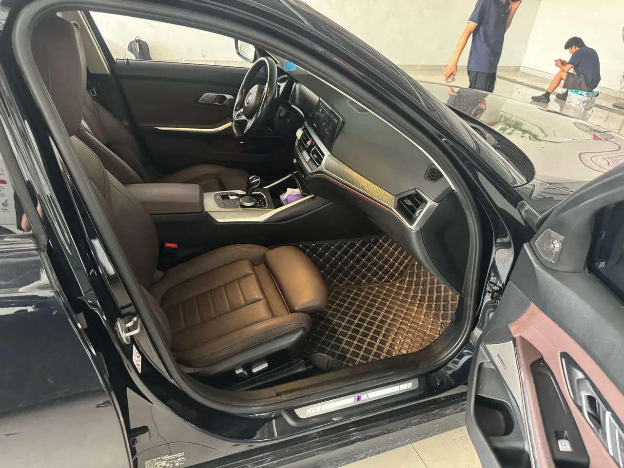BMW 3 Series 2021 325i 2.0T M Sports Obsidian Night Suit Automatic Gear 6