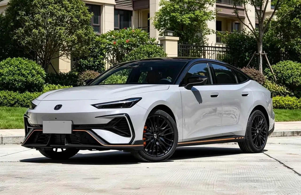 ChangAn 2025 UNI-V 2.0T Quick Automatic Gear - View 1