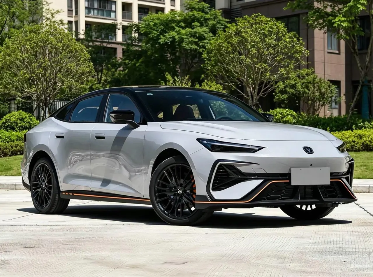 ChangAn 2025 UNI-V 2.0T Quick Automatic Gear 3