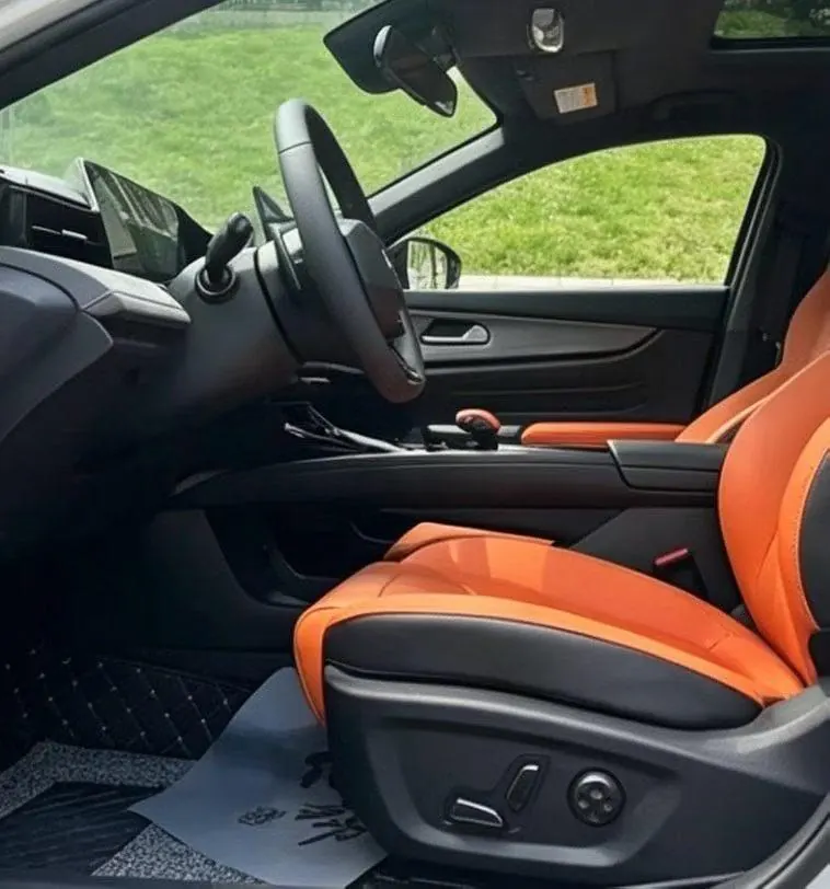 ChangAn 2025 UNI-V 2.0T Quick Automatic Gear 4