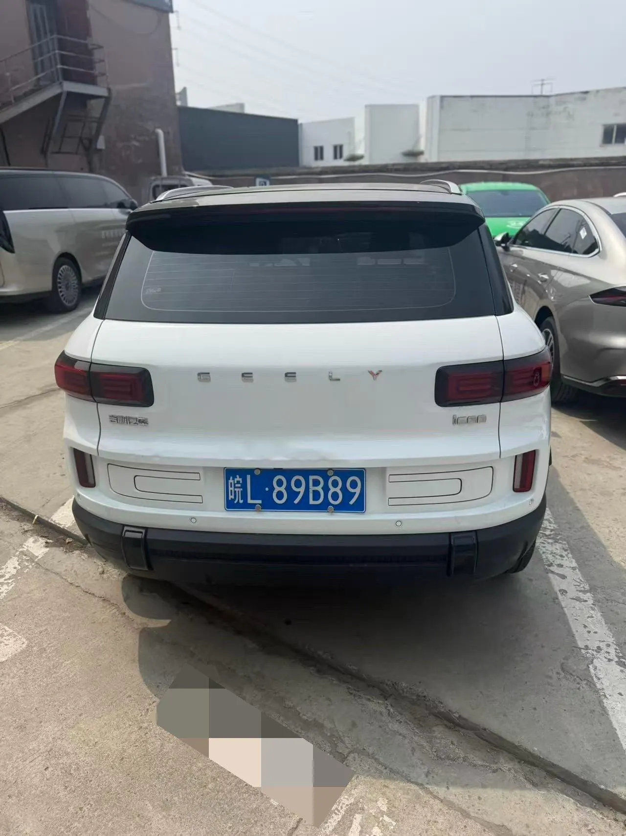 Geely 2026 model Icon 1.5TD Chocolate Elegant Edition, automatic transmission 3