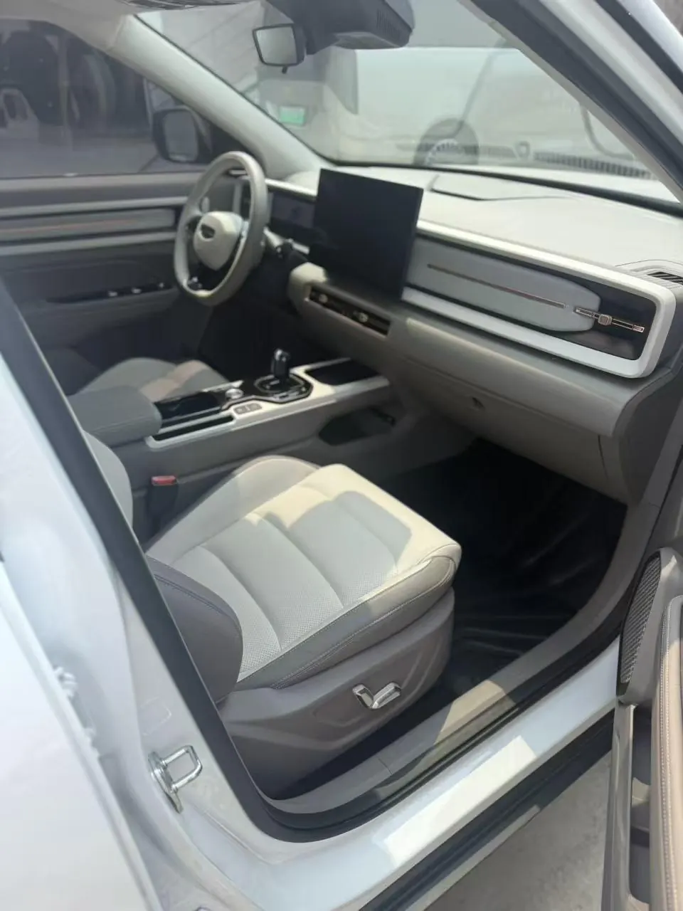 Geely 2026 model Icon 1.5TD Chocolate Elegant Edition, automatic transmission 5