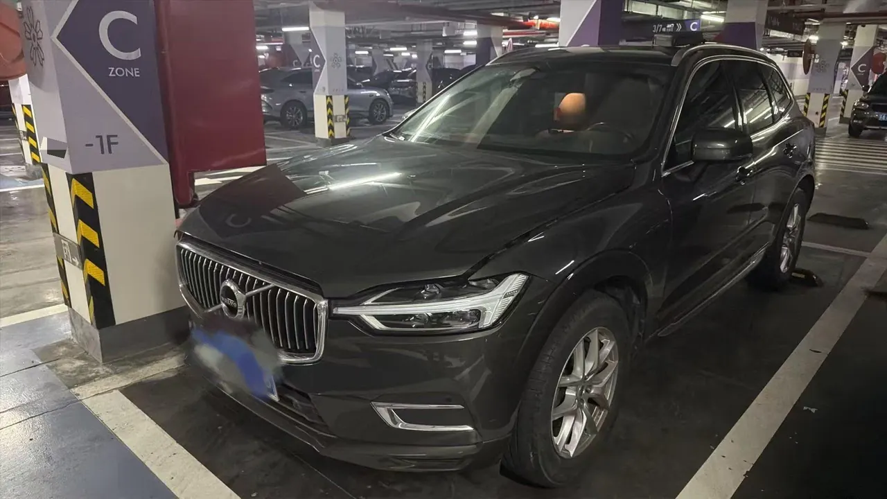 Открыть галерею: Volvo 2021 XC60 2.0T T5 4-wheel drive smart luxury automatic gear