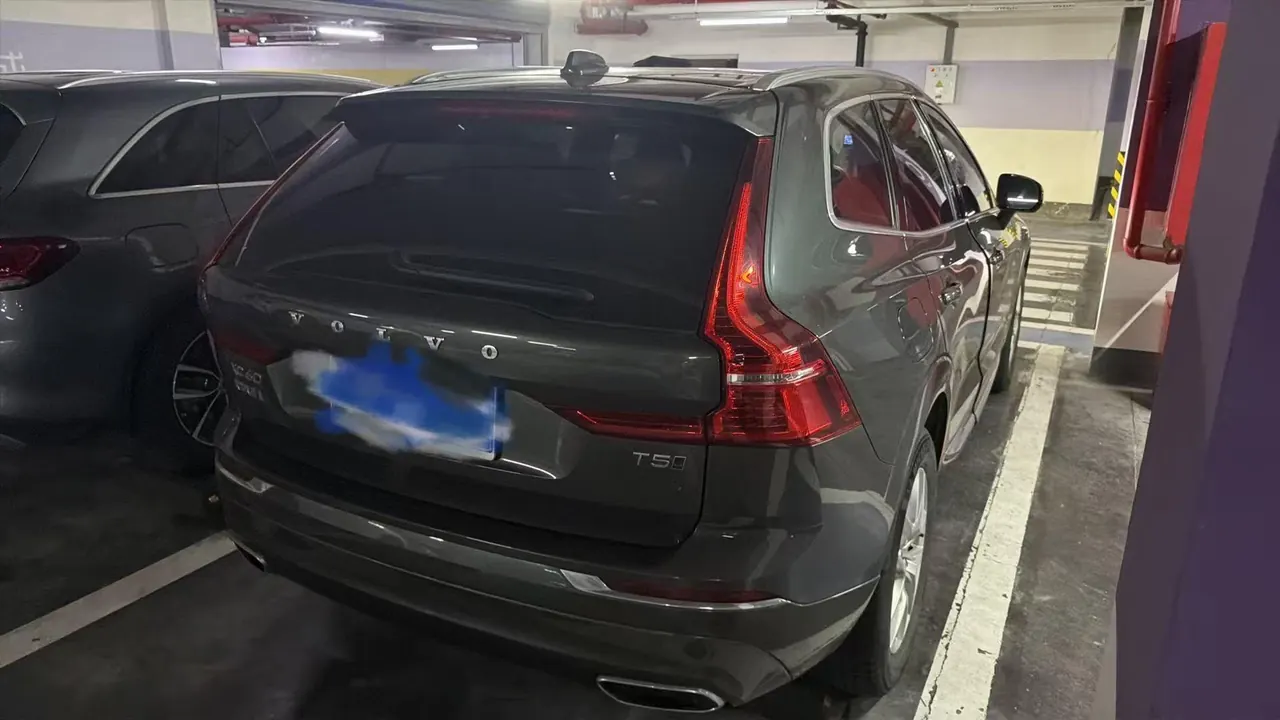 Volvo 2021 XC60 2.0T T5 4-wheel drive smart luxury automatic gear 4