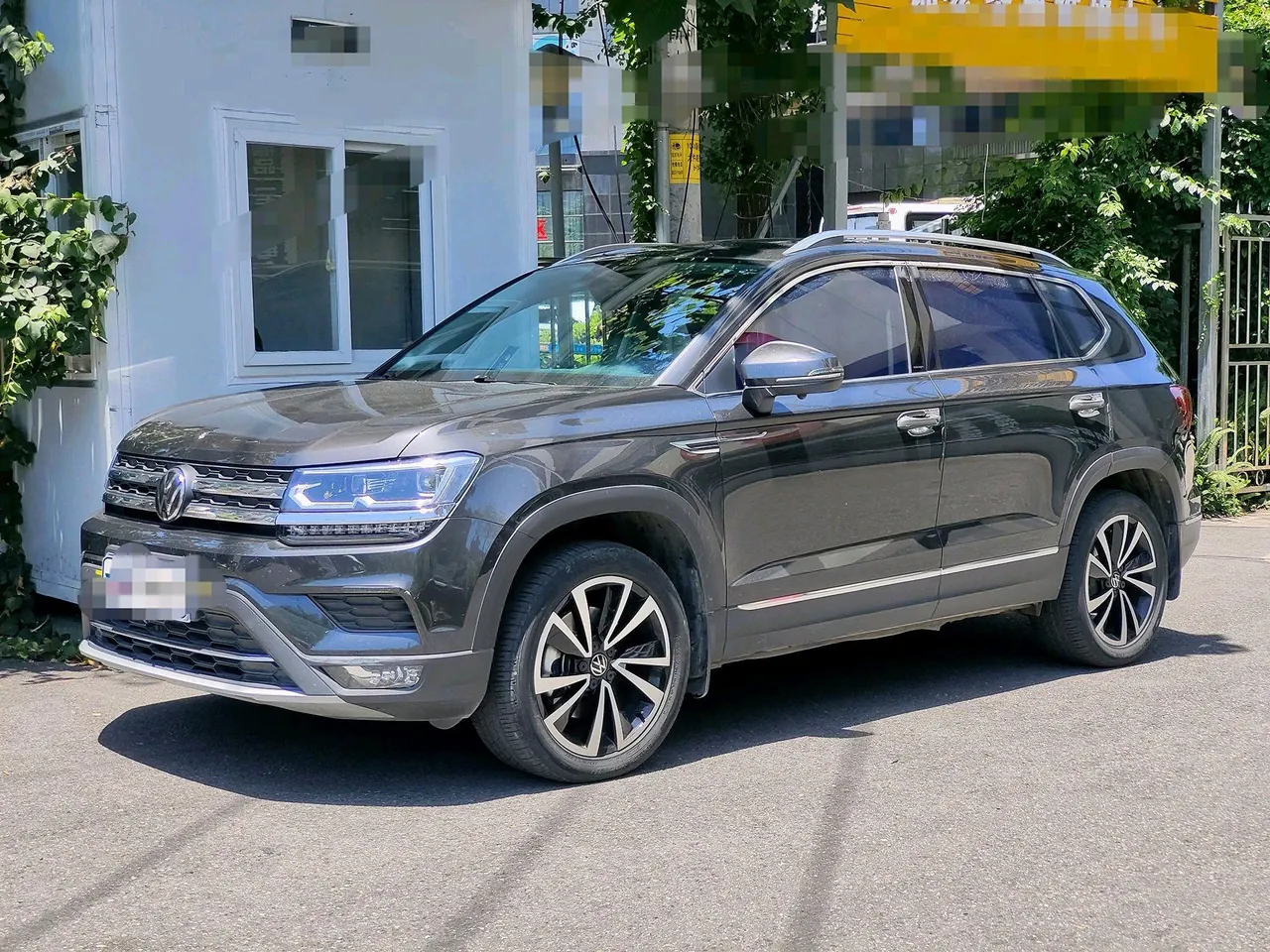 Open image lightbox: Volkswagen 2022 Tuyue 2.0TSI 330TSI Four-wheel Drive Deluxe Automatic Gear