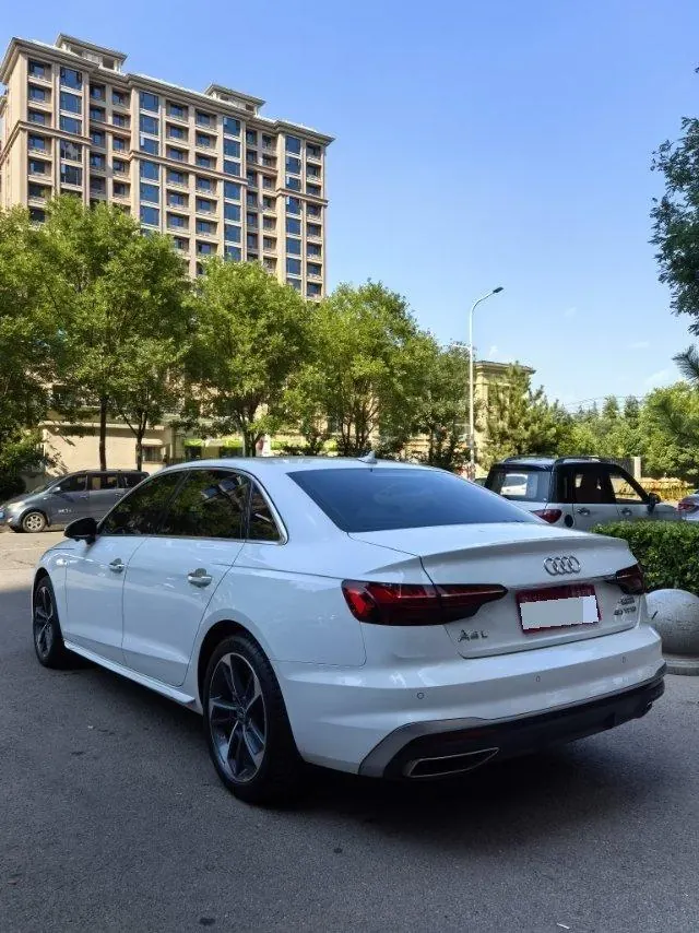 Audi 2022 A4L 2.0TFSI 35TFSI Fashion Dynamic Automatic 4