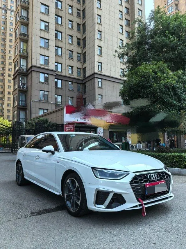 Audi 2022 A4L 2.0TFSI 35TFSI Fashion Dynamic Automatic 5