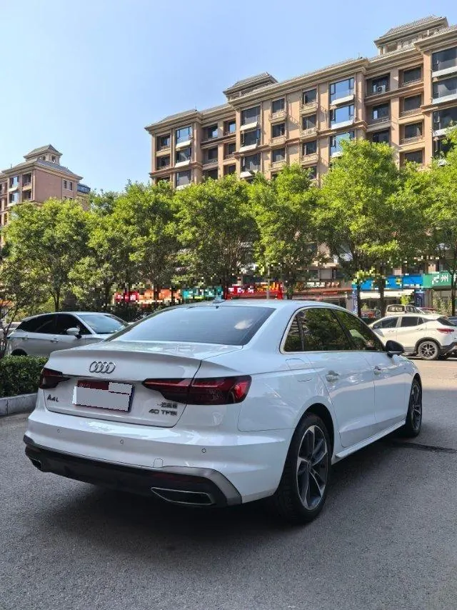 Audi 2022 A4L 2.0TFSI 35TFSI Fashion Dynamic Automatic 6