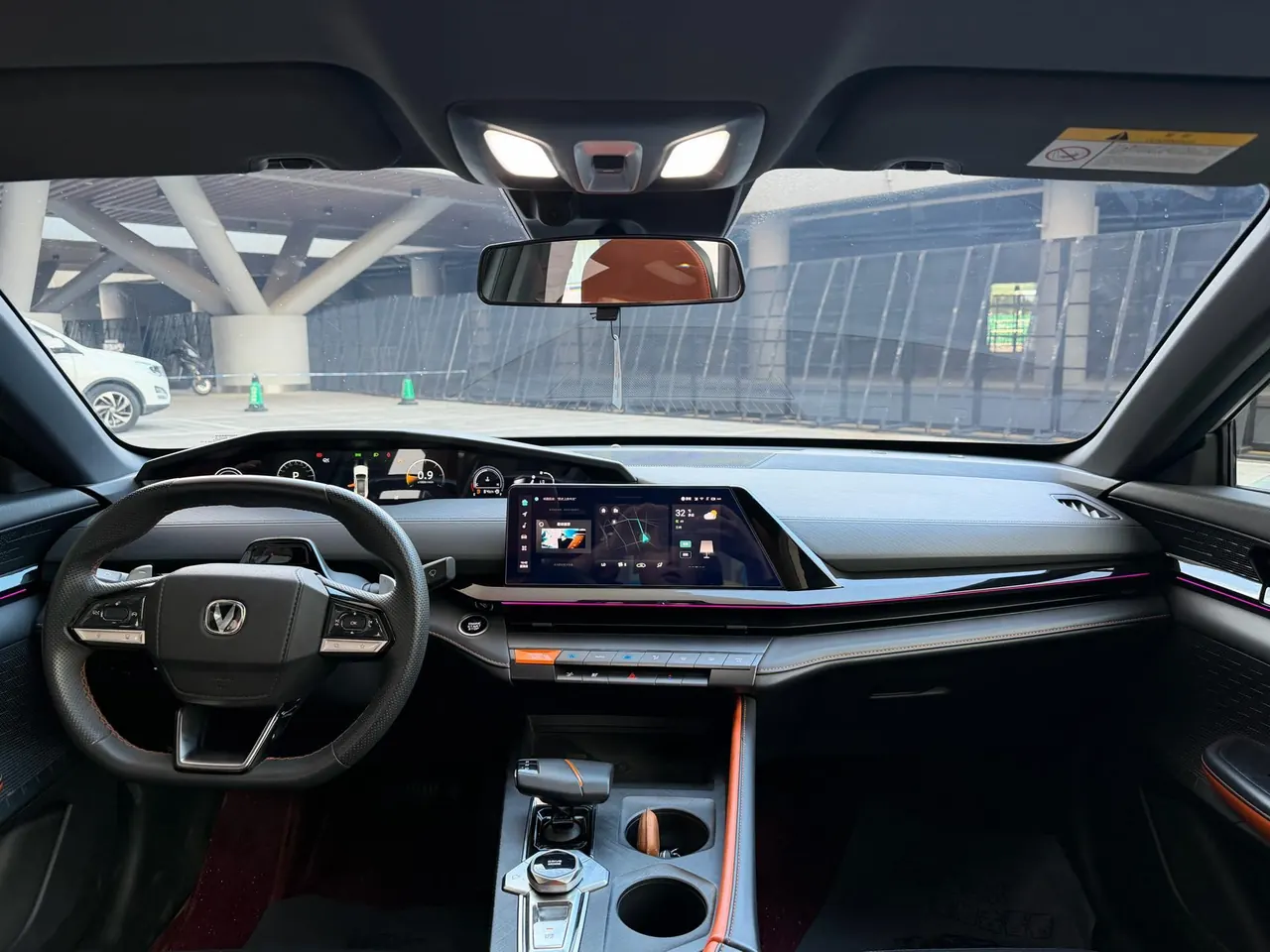 ChangAn 2022 UNI-V 1.5T honorable automatic gear 6