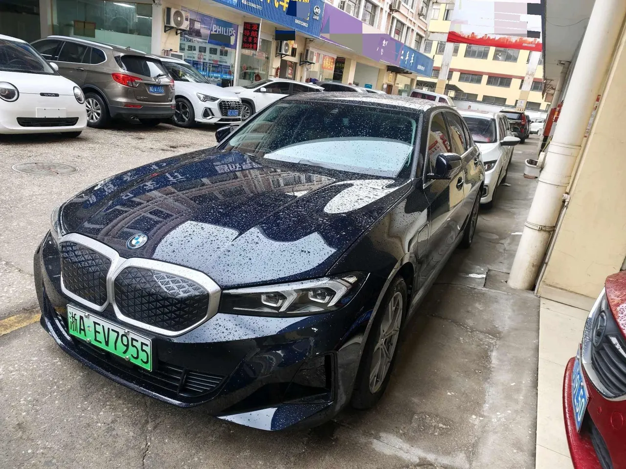 BMW 2025 i3 eDrive 35 L automatic gear - View 1