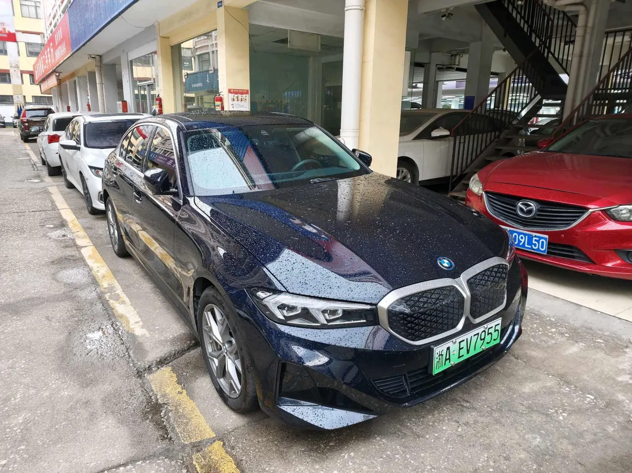 BMW 2025 i3 eDrive 35 L automatic gear 2