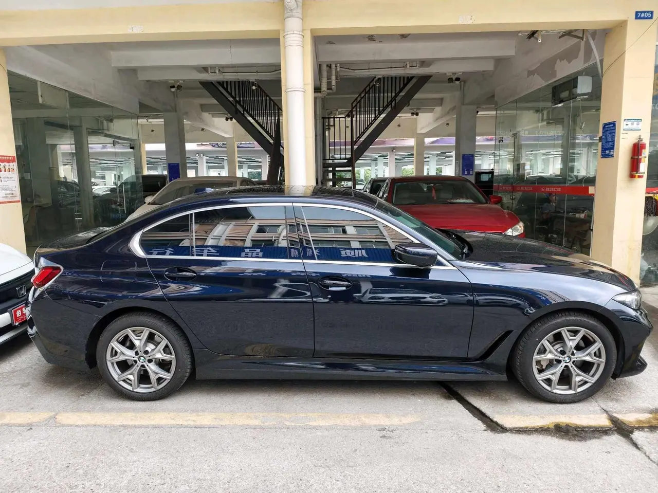 BMW 2025 i3 eDrive 35 L automatic gear 3