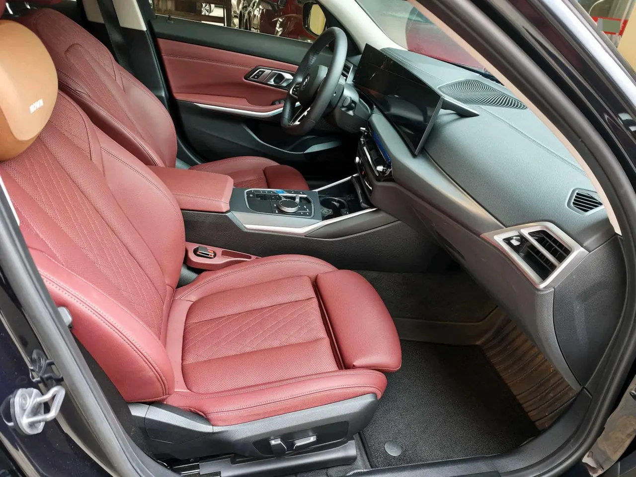 BMW 2025 i3 eDrive 35 L automatic gear 5