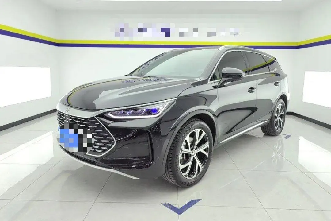 Open image lightbox: BYD Tang New Energy 2025 Tang DM-i 1.5T Stepless 115KM Honorable Automatic Gear