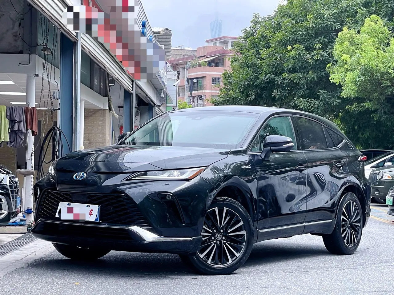 Open image lightbox: Toyota 2023 Weisa Dual Engine 2.5 Stepless Intelligent Electric Hybrid Two-Drive Premium Edition Automatic Gear
