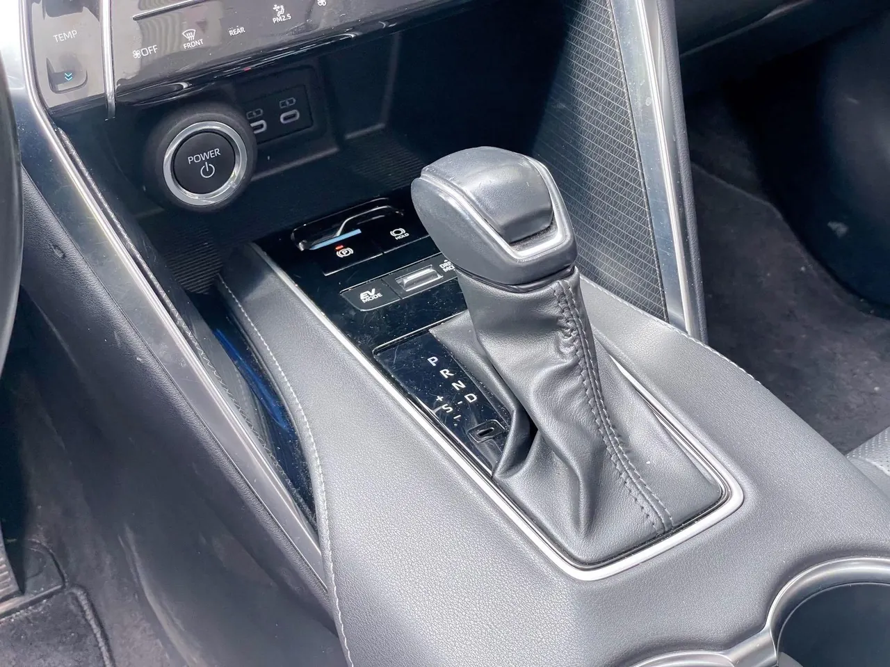 Toyota 2023 Weisa Dual Engine 2.5 Stepless Intelligent Electric Hybrid Two-Drive Premium Edition Automatic Gear 15