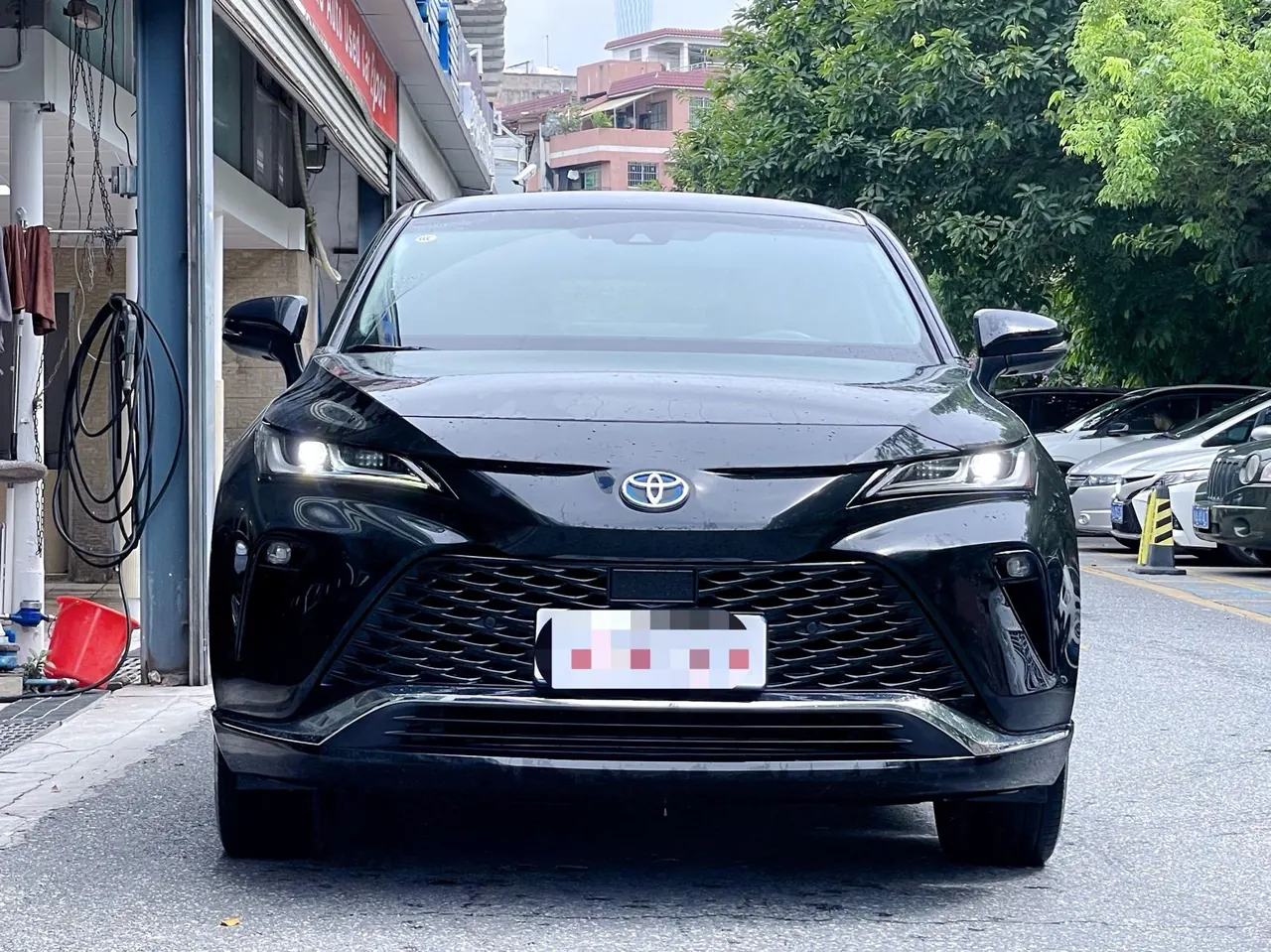 Toyota 2023 Weisa Dual Engine 2.5 Stepless Intelligent Electric Hybrid Two-Drive Premium Edition Automatic Gear 2