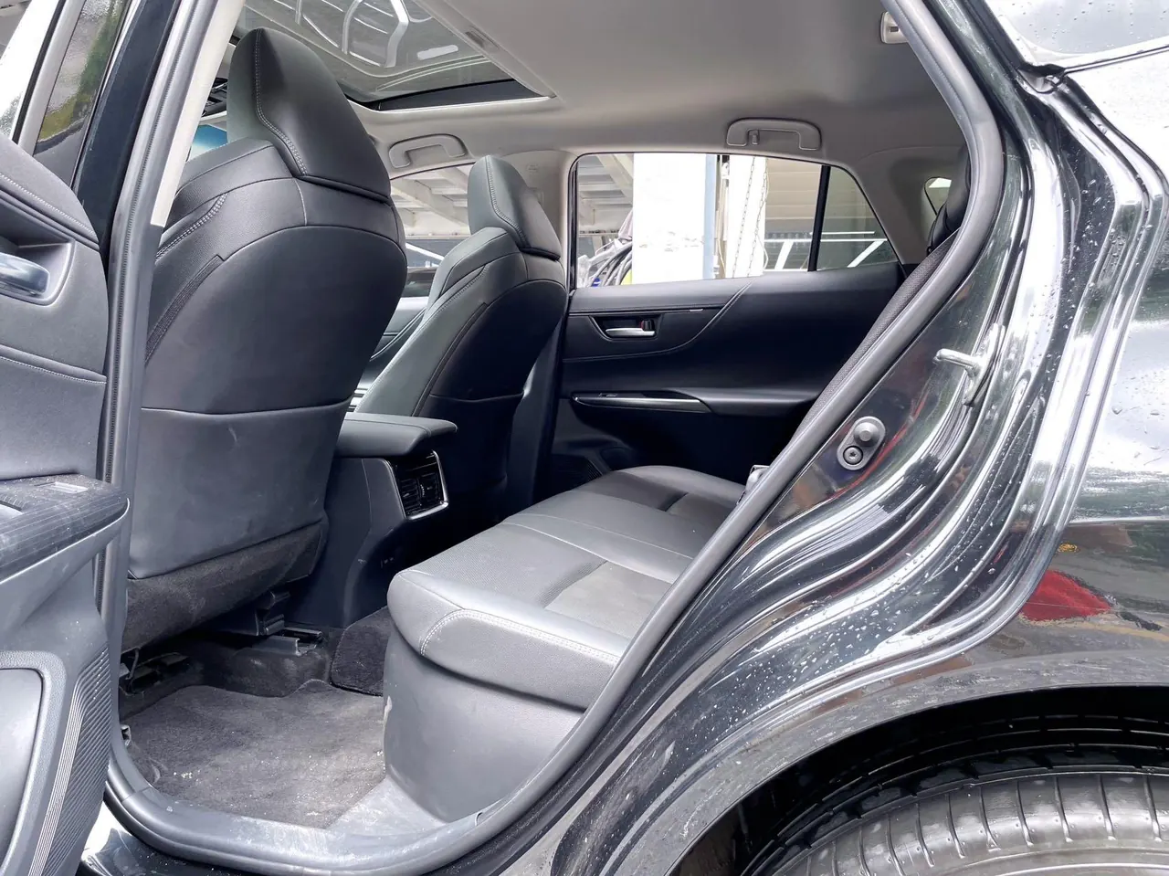 Toyota 2023 Weisa Dual Engine 2.5 Stepless Intelligent Electric Hybrid Two-Drive Premium Edition Automatic Gear 7