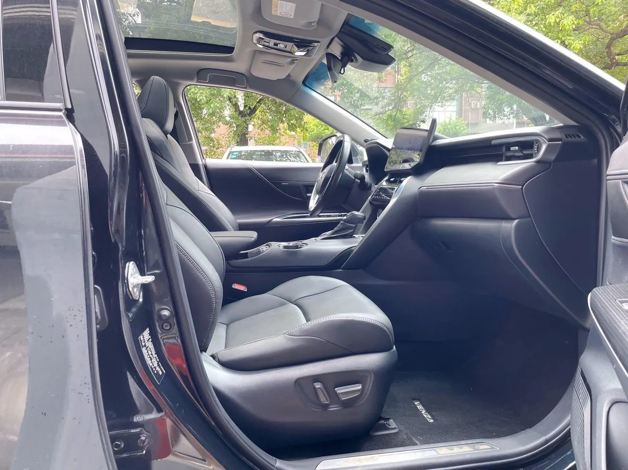Toyota 2023 Weisa Dual Engine 2.5 Stepless Intelligent Electric Hybrid Two-Drive Premium Edition Automatic Gear 8