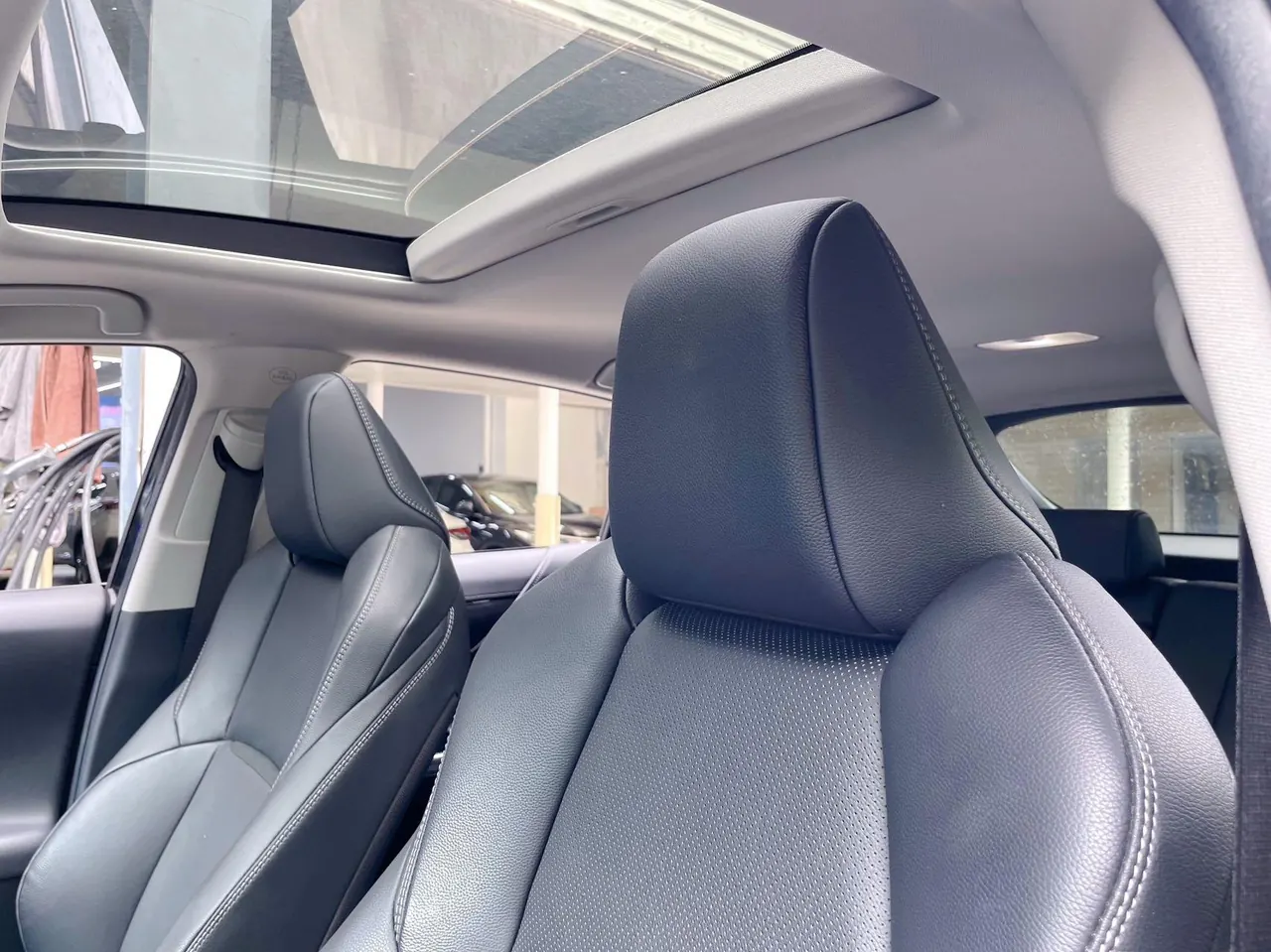 Toyota 2023 Weisa Dual Engine 2.5 Stepless Intelligent Electric Hybrid Two-Drive Premium Edition Automatic Gear 9
