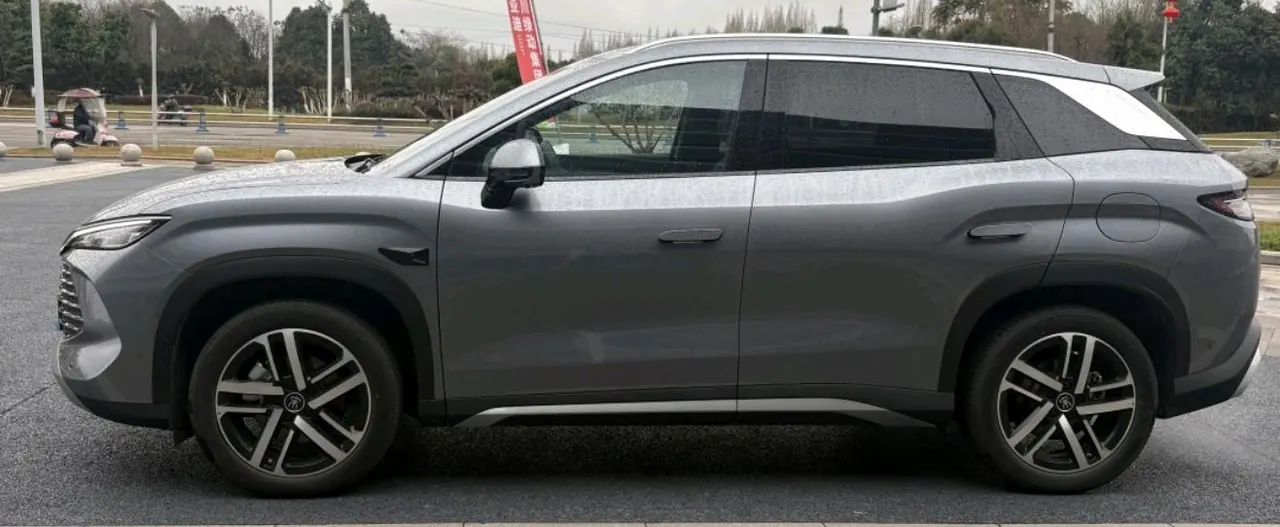 BYD 2025 Song L DM-i 1.5 Stepless Smart Driving Edition 112km Exceed Automatic Gear 2