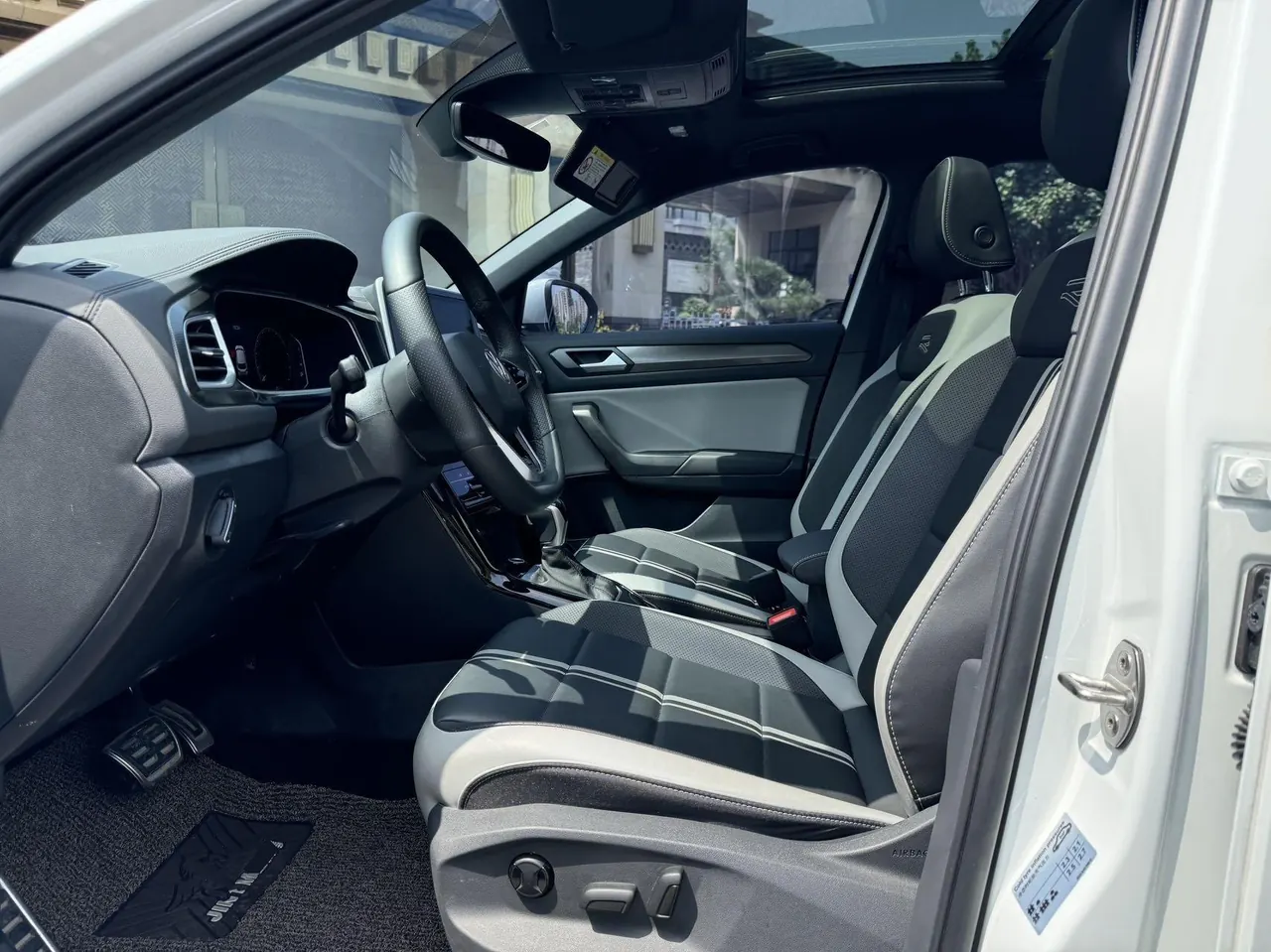 Volkswagen 2025 Tange 1.5TSI 300TSI Two-Drive Chen Guang Edition (Modified) Automatic Gear 4