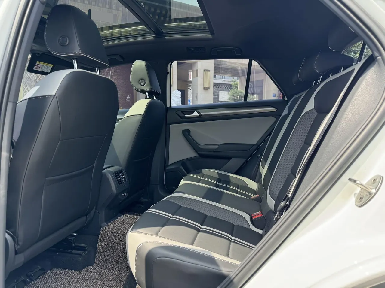 Volkswagen 2025 Tange 1.5TSI 300TSI Two-Drive Chen Guang Edition (Modified) Automatic Gear 5