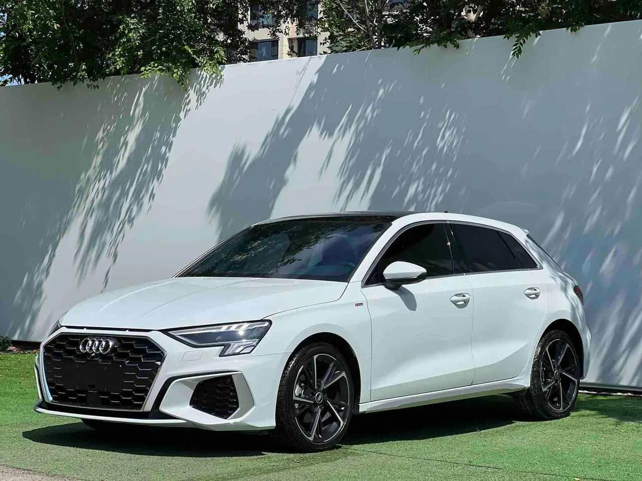 Открыть галерею: Audi 2023 A3 Sportback 1.4TFSI 35TFSI Fashion Sports (Modified) Automatic Gear