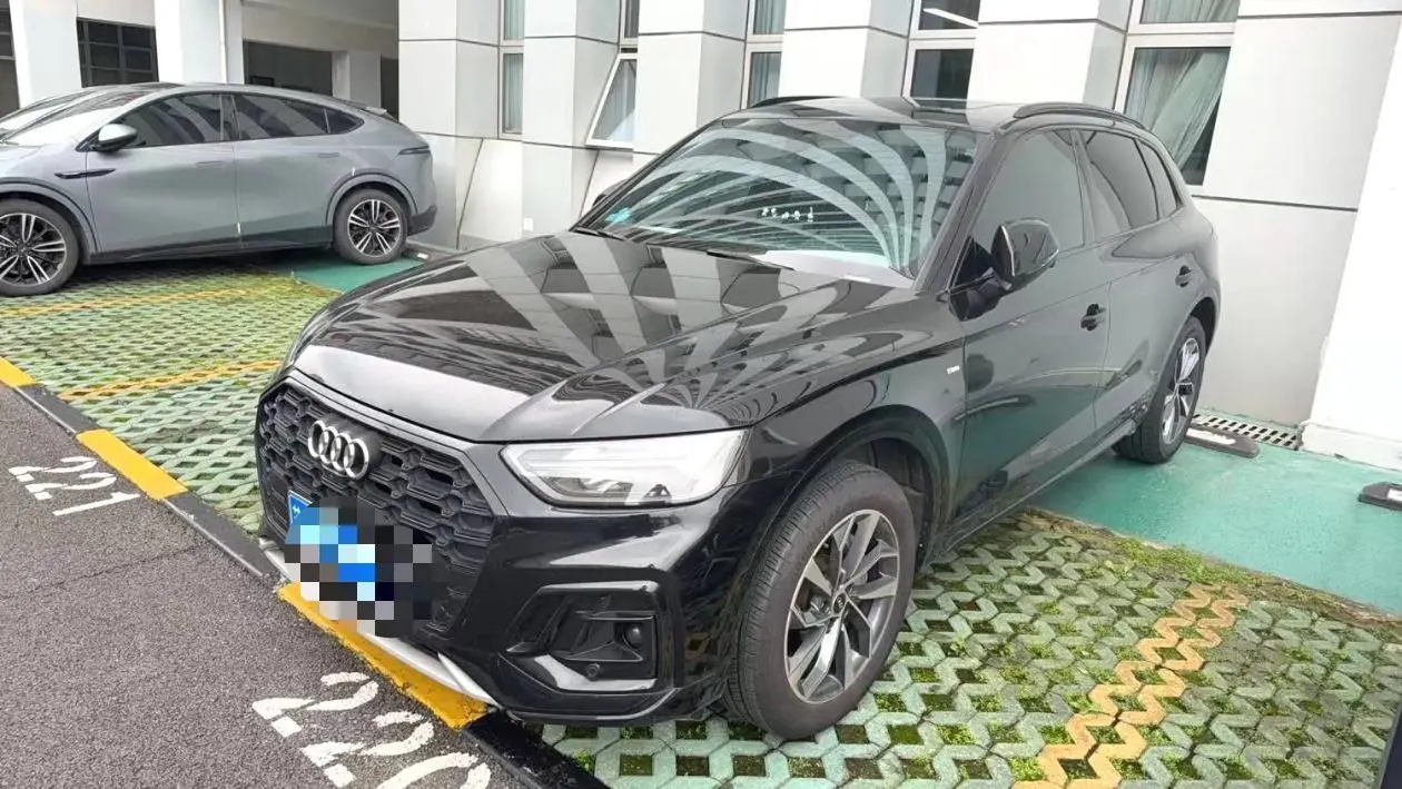 Audi 2023 Q5L 2.0TFSI 40TFSI luxury dynamic automatic - View 1