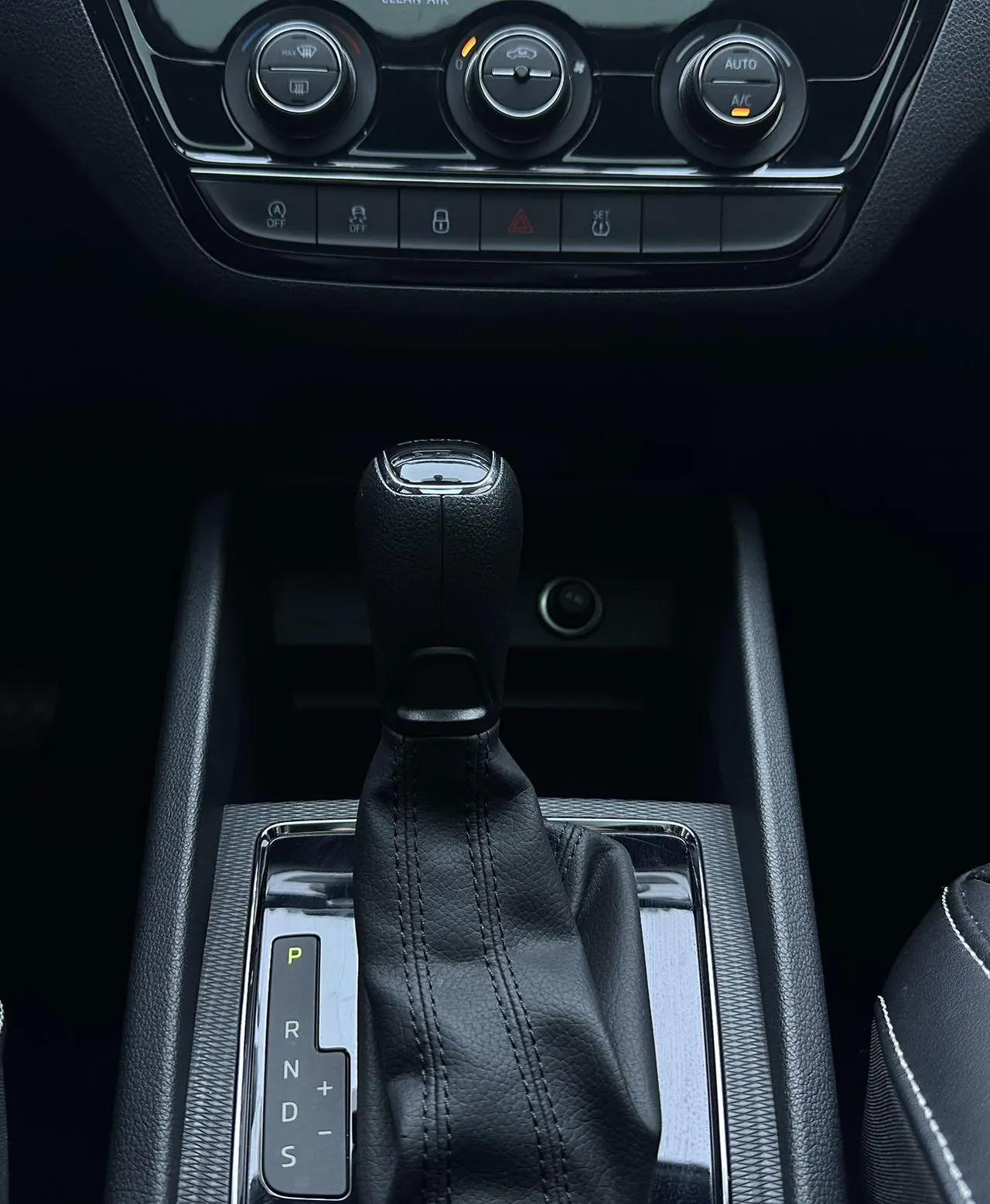 Skoda 2022 Komick 1.5 Comfortable Edition Automatic Gear 11